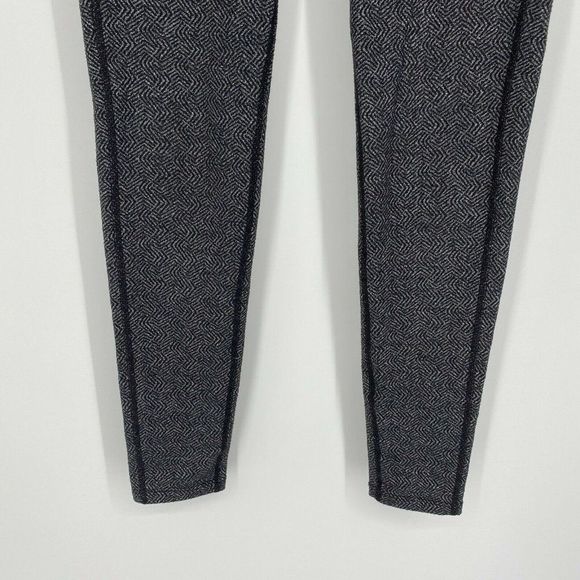 Athleta Chaturanga Herringbone Print Leggings Size XS Stretch Crop Workout Gray - Picture 3 of 10